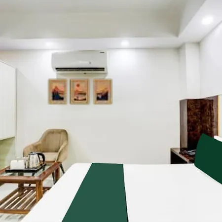 Swastik Place 2 Min Walk From New Delhi Railway Station